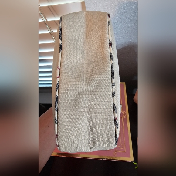 Burberry Fragrances Cream Nova Check Travel Toiletries Case EUC - Picture 7 of 14